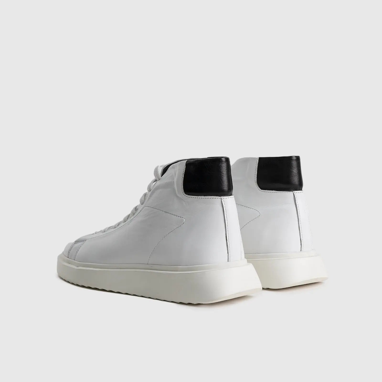 Statement Hi Top Sneakers 5100