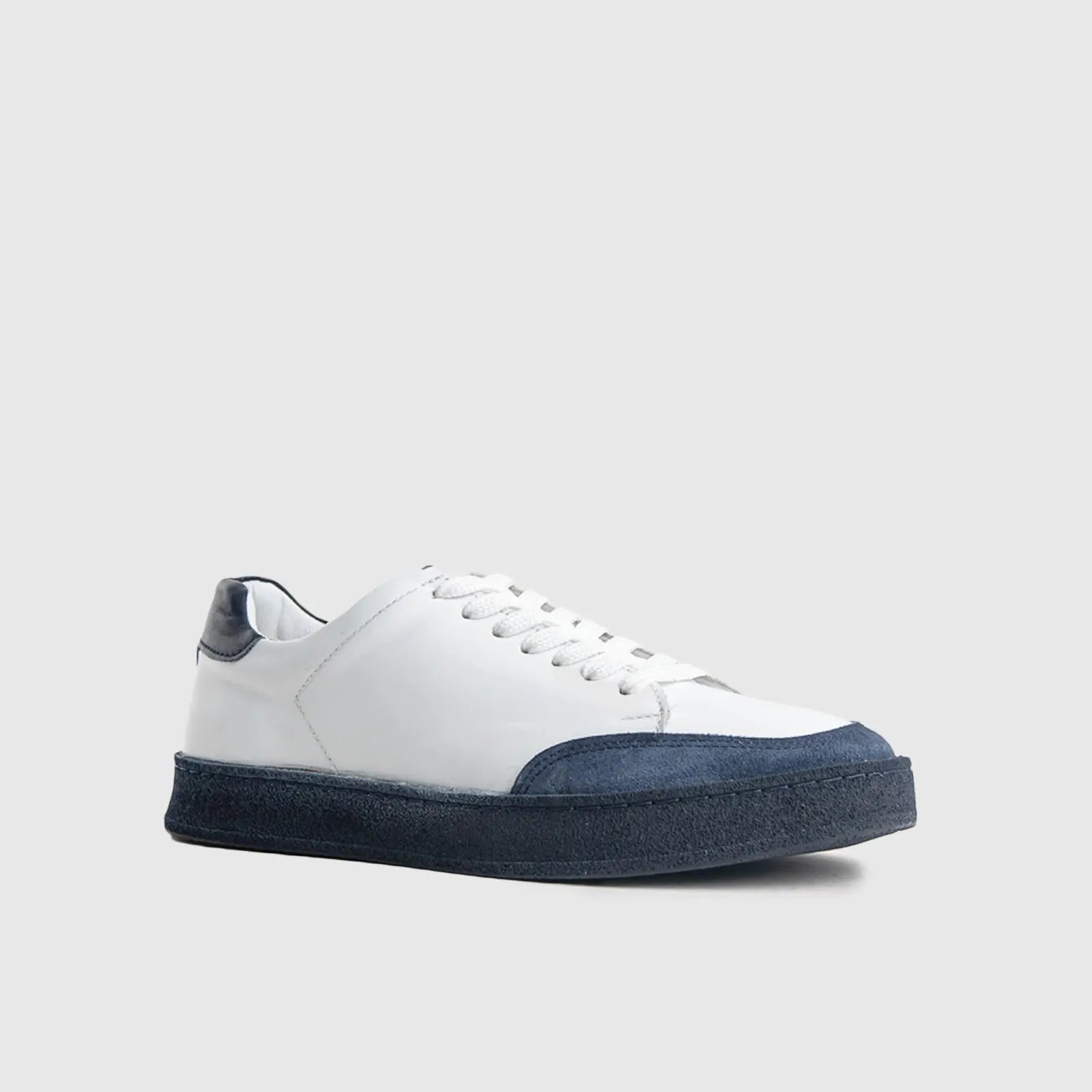 Casual Sneakers 2202 White/Navy