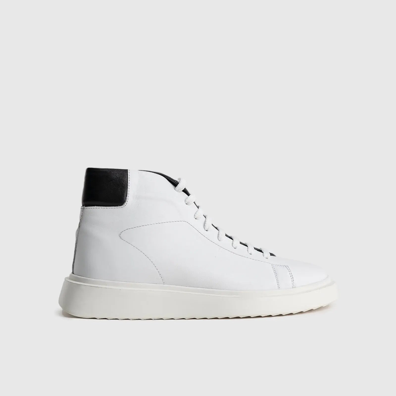 Statement Hi Top Sneakers 5100