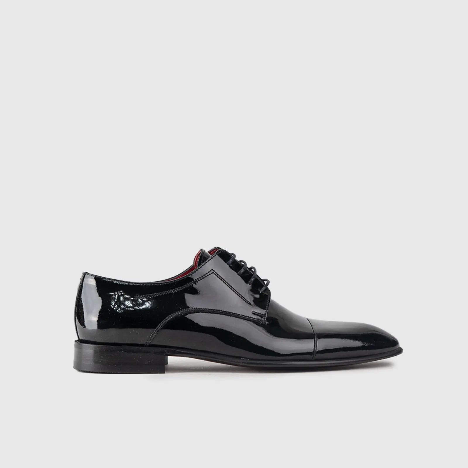 FORMALES 0082 BLACK PATENT