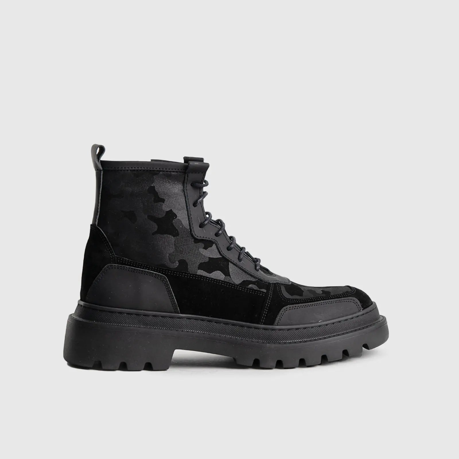 Statement Combat Boots 5114