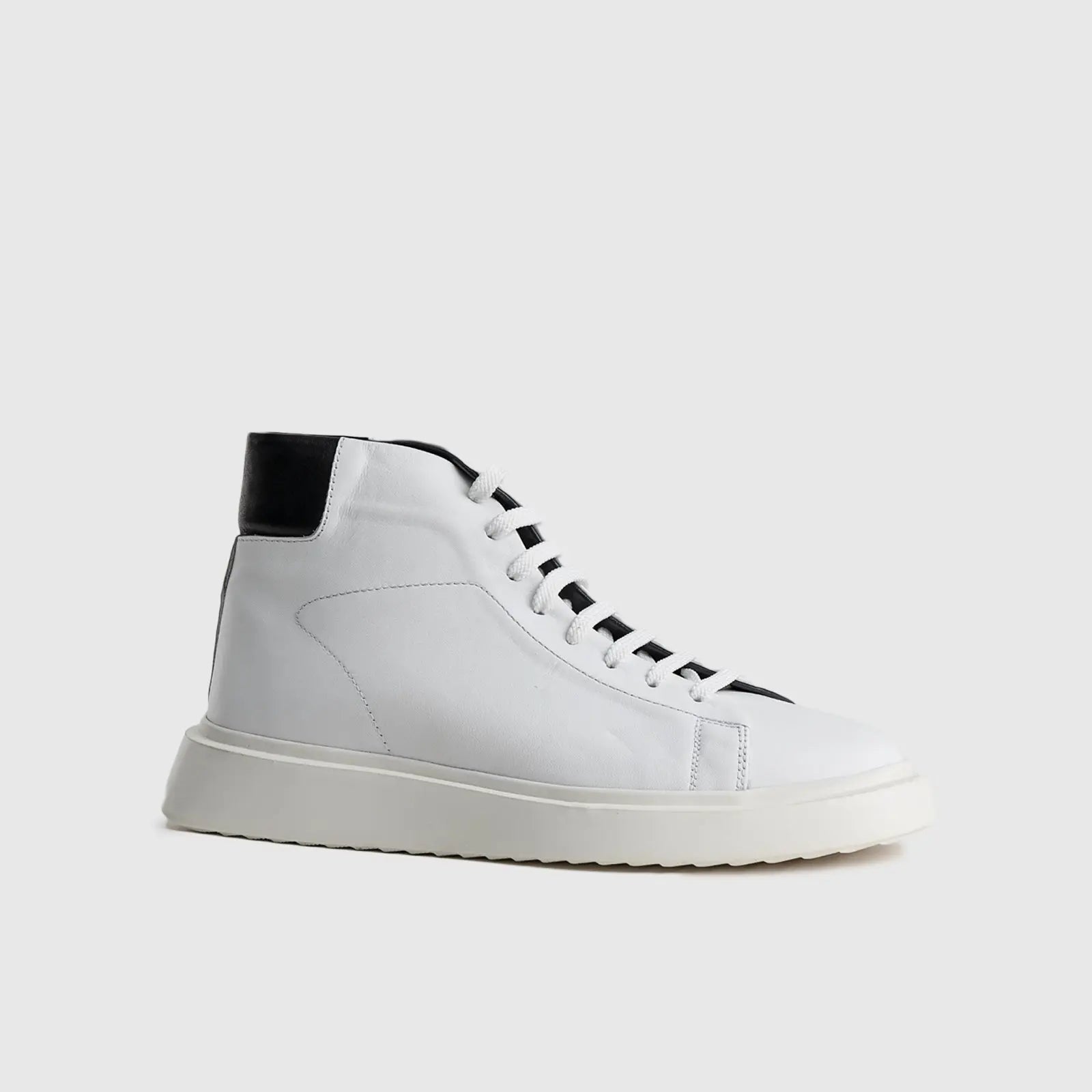 Statement Hi Top Sneakers 5100