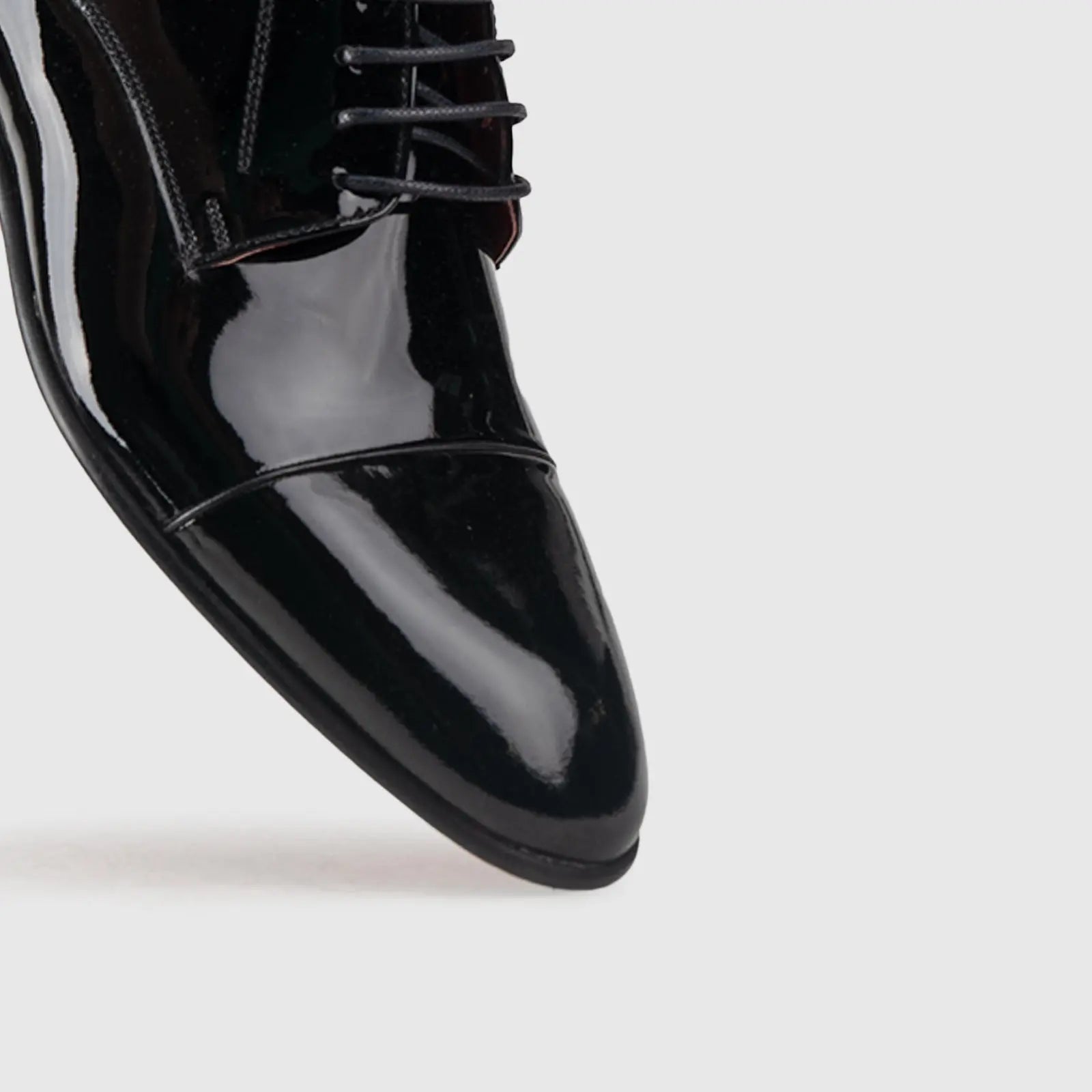 FORMALES 0082 BLACK PATENT