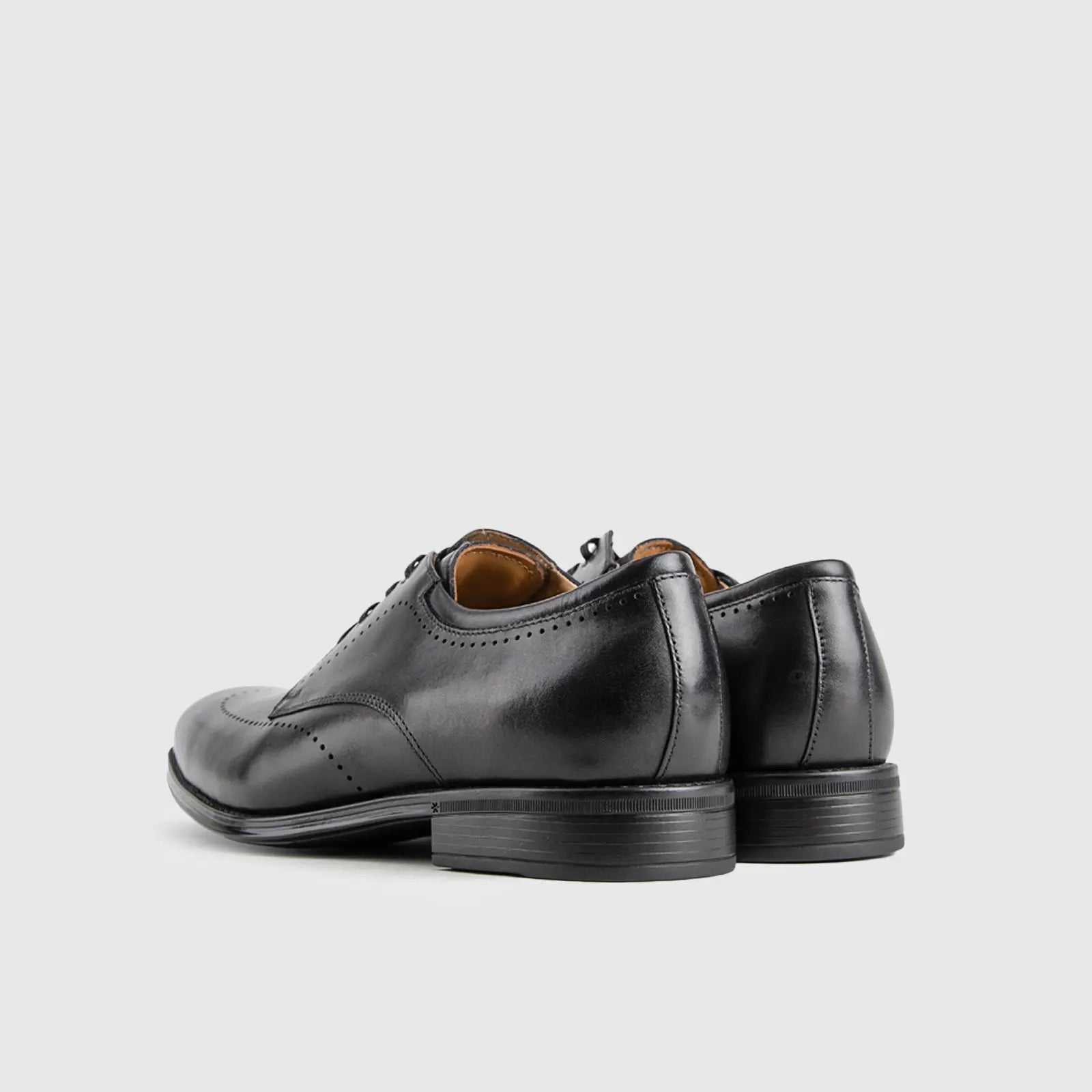 FLORSHEIM AMELIO PERF WING BLACK