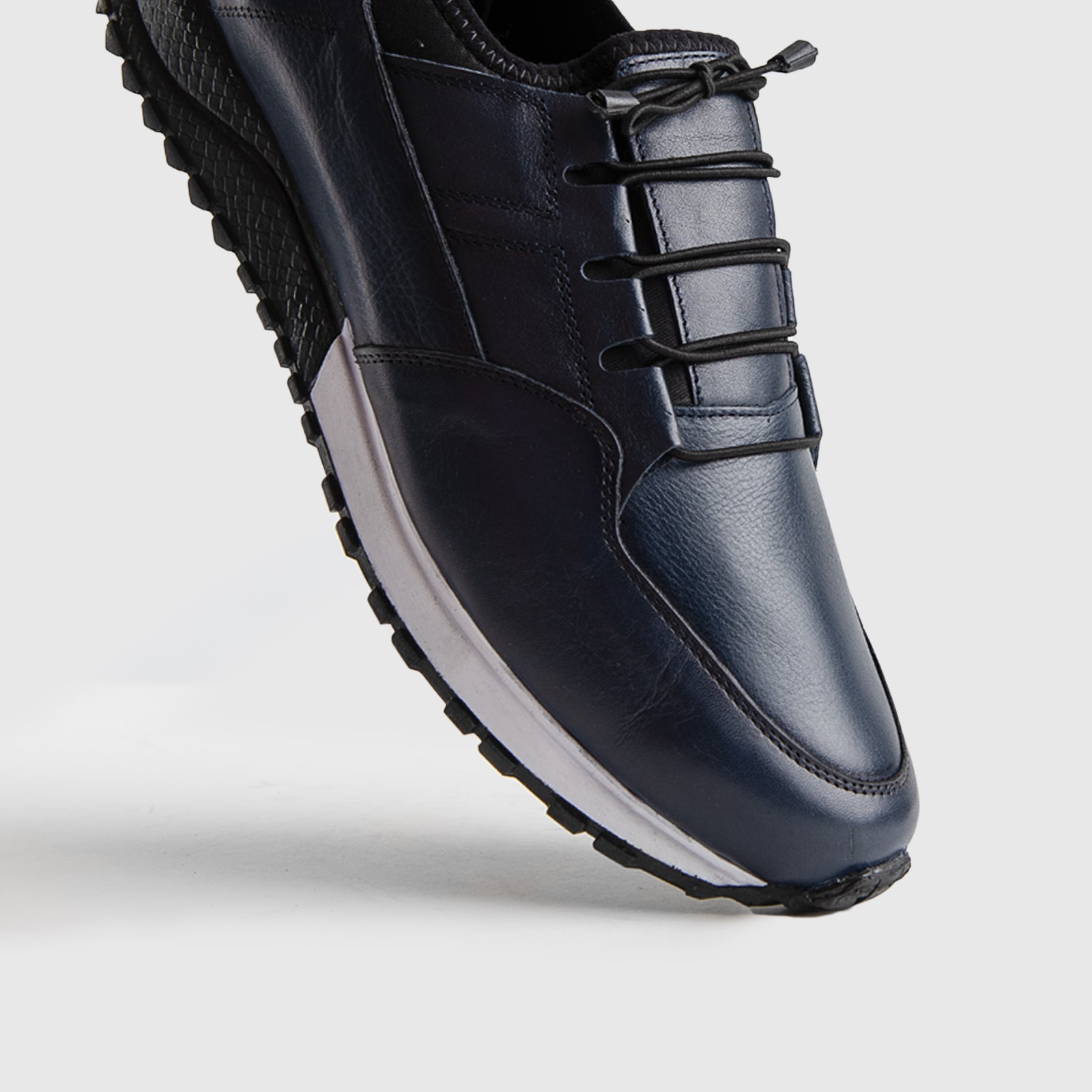 Casual Sneakers - 4375