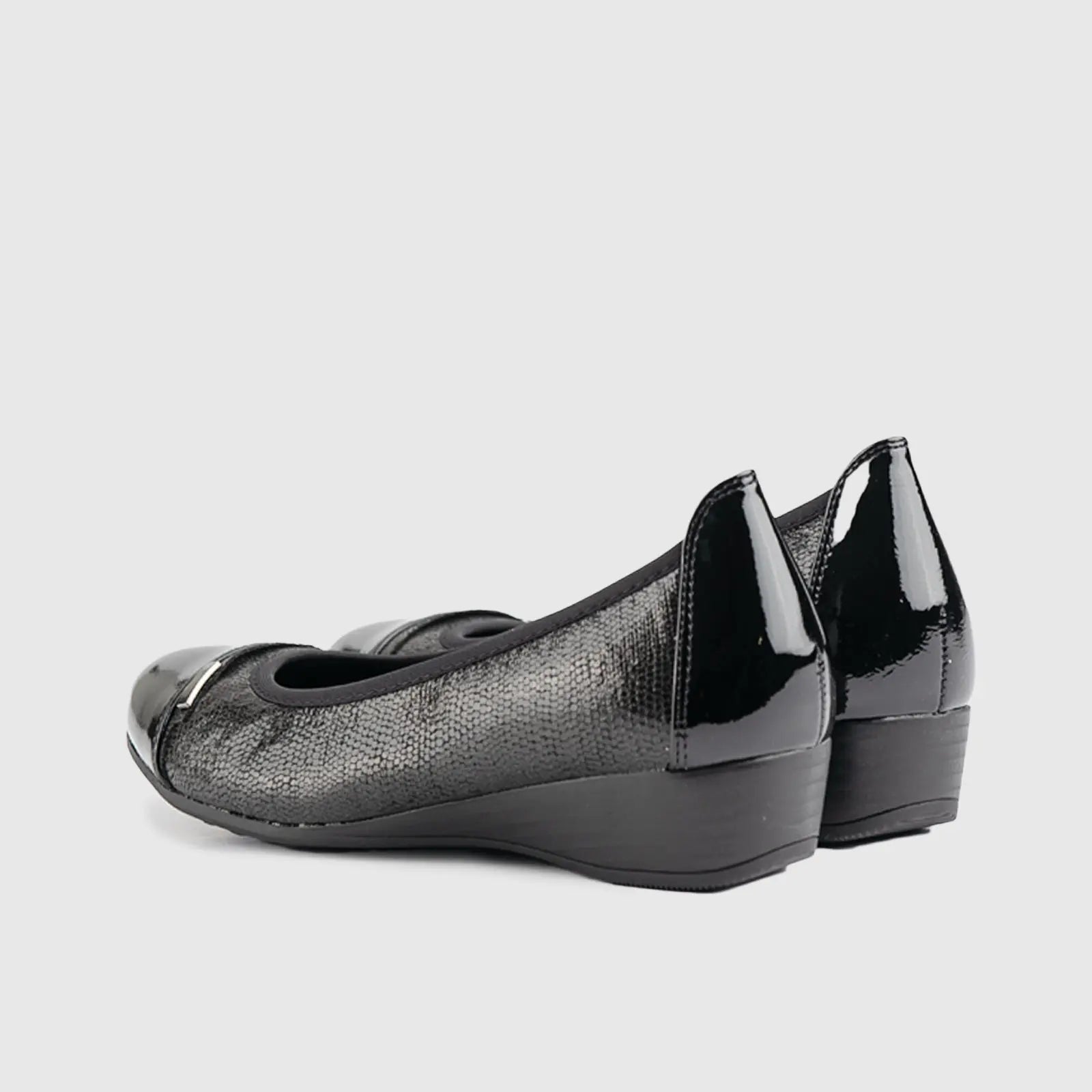 Soft Style Rishi Wedge Black 00217