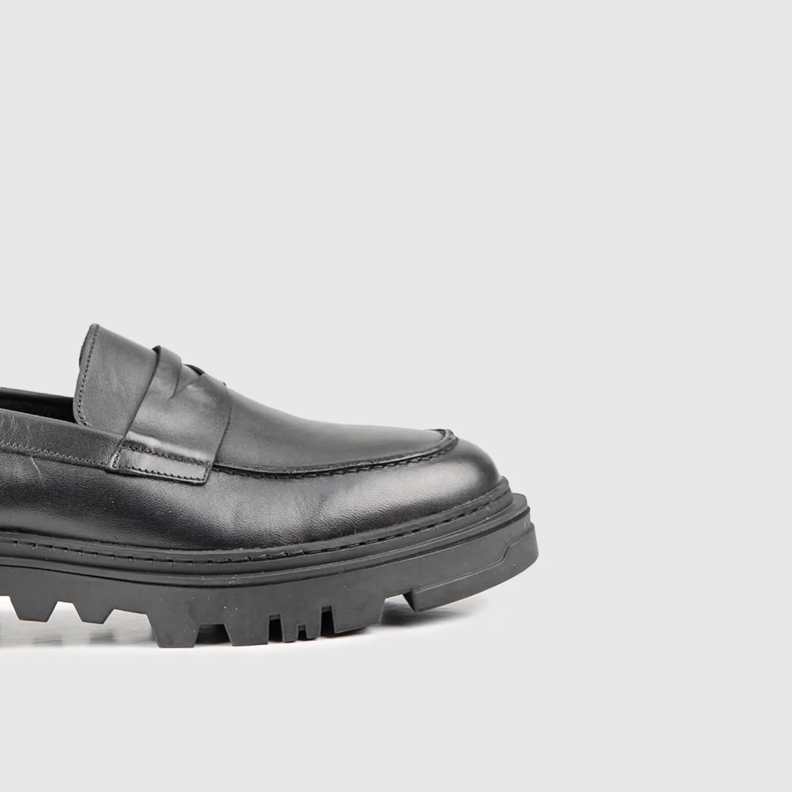 Chunky Sole Loafers Black 1804