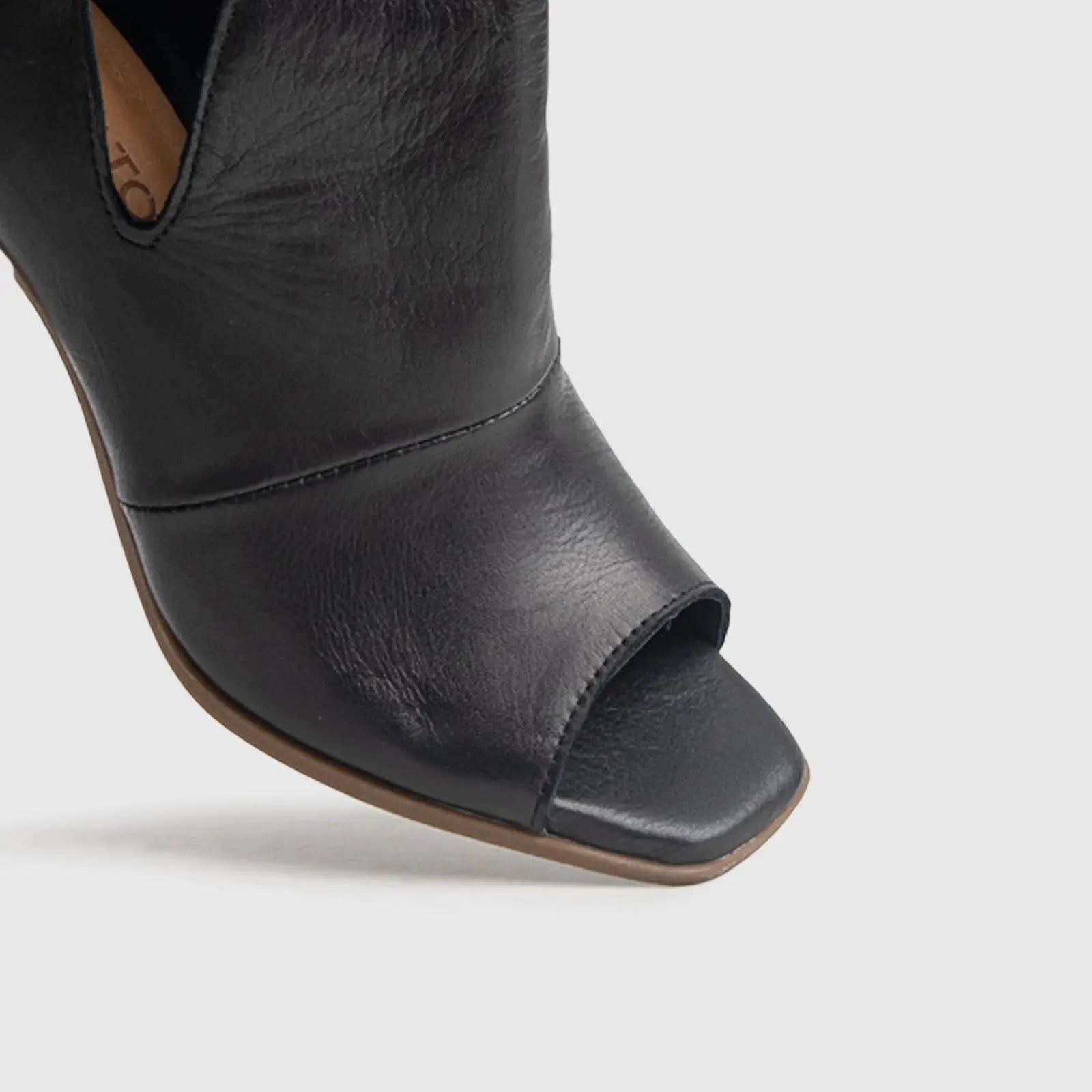 Comfort Block Heel Sandal 8331