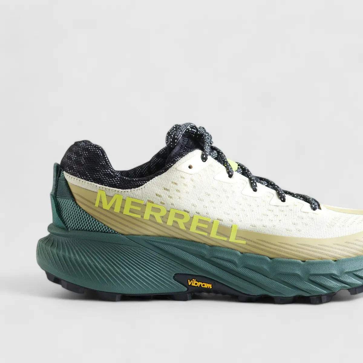 Agility Peak 5 Outdoor Sneaker Beach J068337