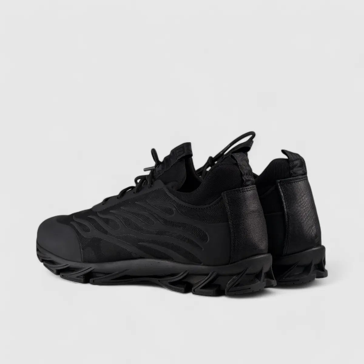 Bulletti Lace Up Sneaker Black 152-03259