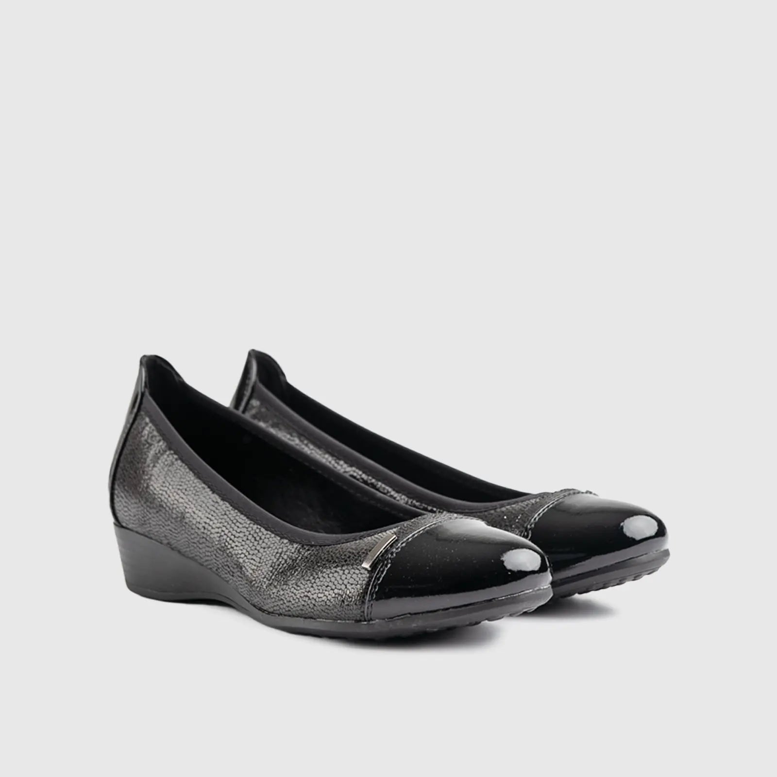 Soft Style Rishi Wedge Black 00217