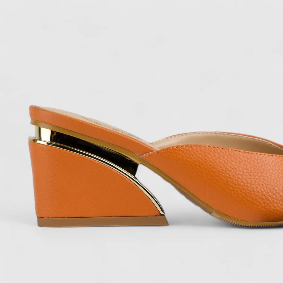 Bulbul Wedge Push In Orange CAR5024