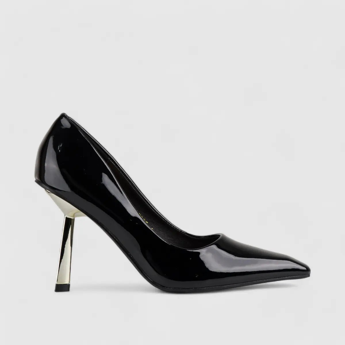 Bulbul Court Shoe Black LU005